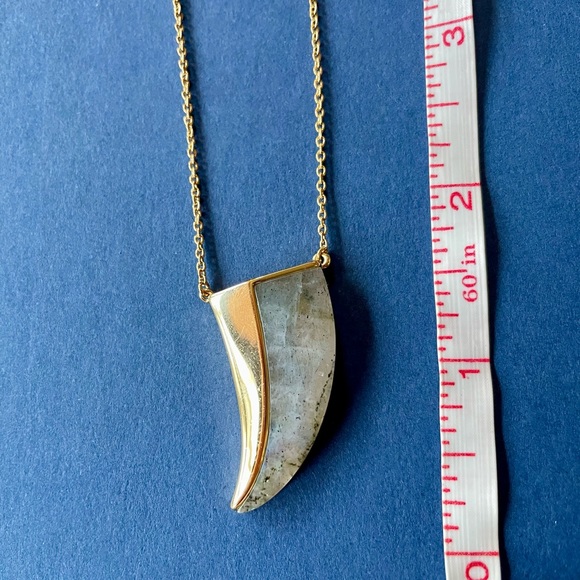 Split horn gold and stone necklace - Picture 5 of 6